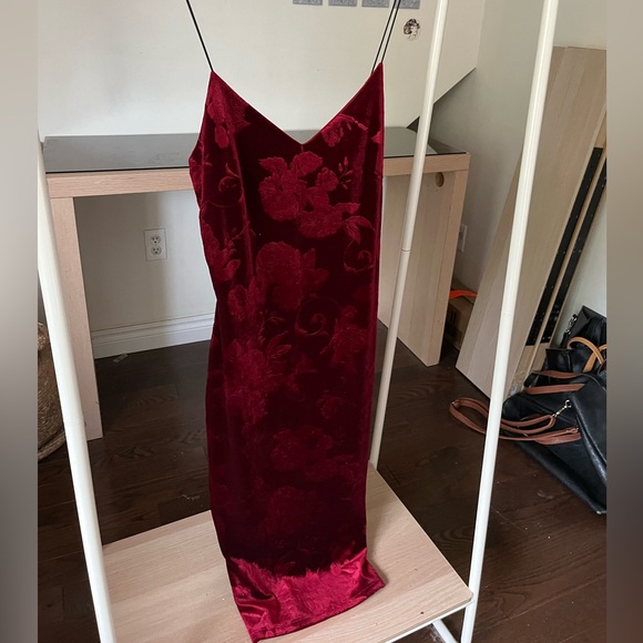 The Monica Dress - Picture 3 of 3